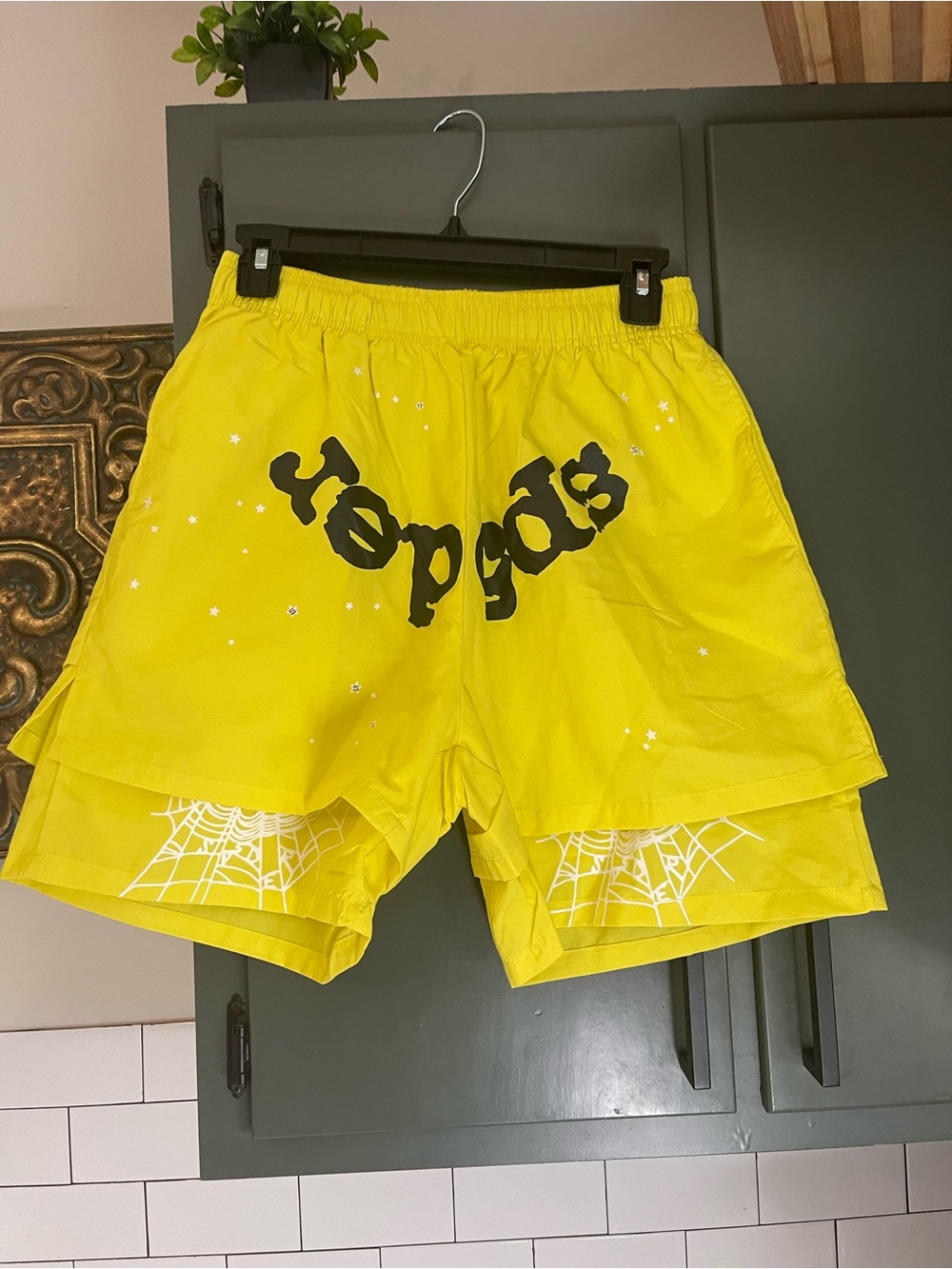 Mens Graphic Design Shorts Size S.